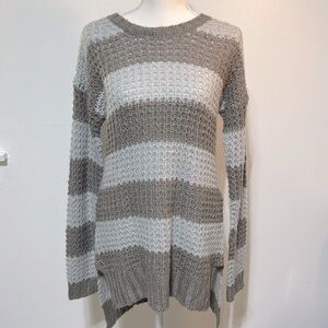 Rue21 Dark/Light Grey Striped Women’s Longtailed Medium Sweater New W/Tag